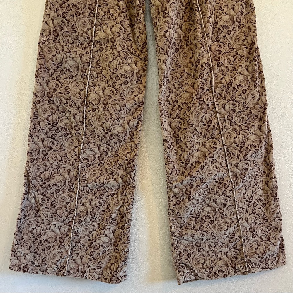Vintage 70’s High Waisted Velvet Floral Pants - Picture 9 of 14